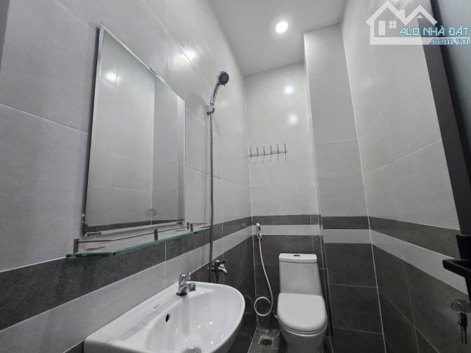 MẶT TIỀN - NHÀ MỚI ĐẸP 3 TẦNG KIÊN CỐ - 48M2 - THUẬN TIỆN KINH DOANH BUÔN BÁN - NGAY MÃ LÒ - 7