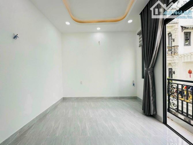 Chủ đi định cư, bán gấp nhà Nguyễn Thái Sơn, Gò Vấp. Giá: 3 Tỷ 290 / 55m2. Nhiều tiện ích - 7