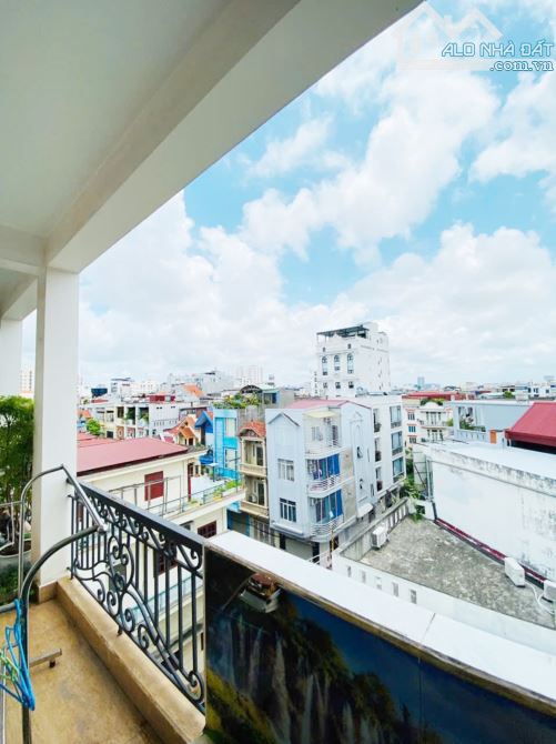 Nhà đẹp gốc dân khu phân lô Tô Vũ - 193 Văn Cao. DT 40m2 x 5T. Hướng TN - 7