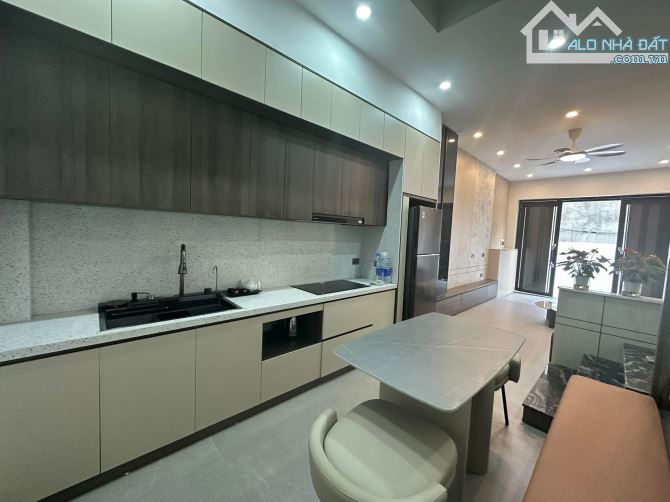 SIÊU PHẨM 5 TẦNG- 43M2 MẶT PHỐ GIA QUẤT - SÁT NGỌC THUỴ - FUL NỘI THẤT - TIỆN ÍCH BẠT NGÀN