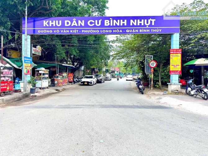 CHO THUÊ NHÀ TRỆT LẦU KDC BÌNH NHỰT 12ha8 CÓ 2PN, 2MÁY LẠNH-Ô TÔ ĐẬU TRƯỚC NHÀ, 7Tr/Tháng