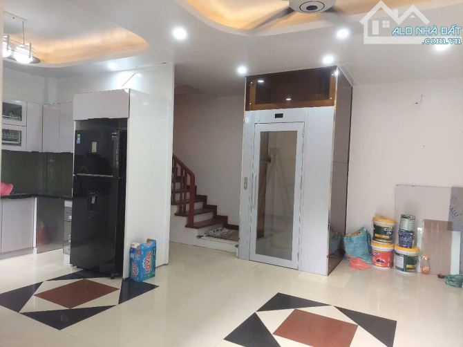 XÃ ĐÀN, ĐỐNG ĐA. 46M2 6 TẦNG MT 7M GIÁ 10 TỶ- TRUNG TÂM QUẬN- NHÀ ĐẸP-GẦN PHỐ-DÂN TRÍ.