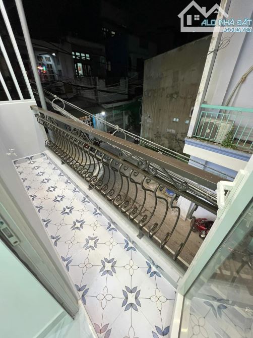 Bán Nhà đ. Chiến Lược - 4x6 - Mới Đẹp - Hẻm Xe Hơi - chỉ 2.3 tỷ (giá trước tết) - Bình Tân