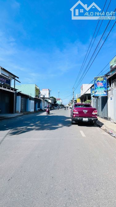 Nhà mê mới kít mặt tiền Hùng Vương - giá 5tỷ790 - 1