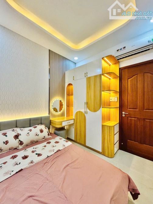 SIÊU PHẨM NỘI THẤT SANG XỊN - NHÀ 2 MẶT HẺM - GẦN CHỢ BÀ CHIỂU - 46M² - GIÁ CHỈ HƠN 5 T.Ỷ - 12