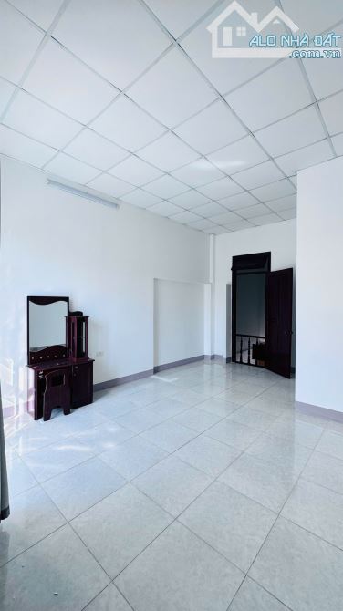 Nhà mê mới kít mặt tiền Hùng Vương - giá 5tỷ790 - 12