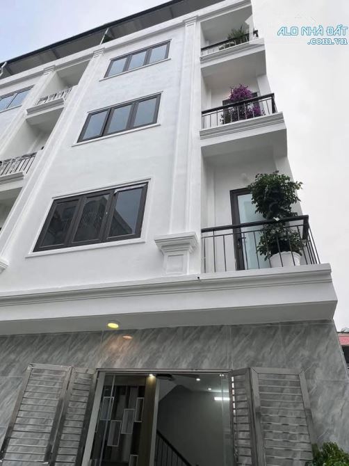 SIÊU PHẨM 5 TẦNG- 43M2 MẶT PHỐ GIA QUẤT - SÁT NGỌC THUỴ - FUL NỘI THẤT - TIỆN ÍCH BẠT NGÀN - 2