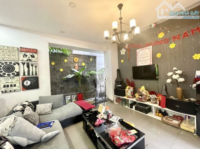 Bán Biệt Thự Ngay Nguyễn Văn Nghi P7 Gò Vấp, Sát Ô Tô, 140M, 3 Tầng, 9.999 TỶ - 2
