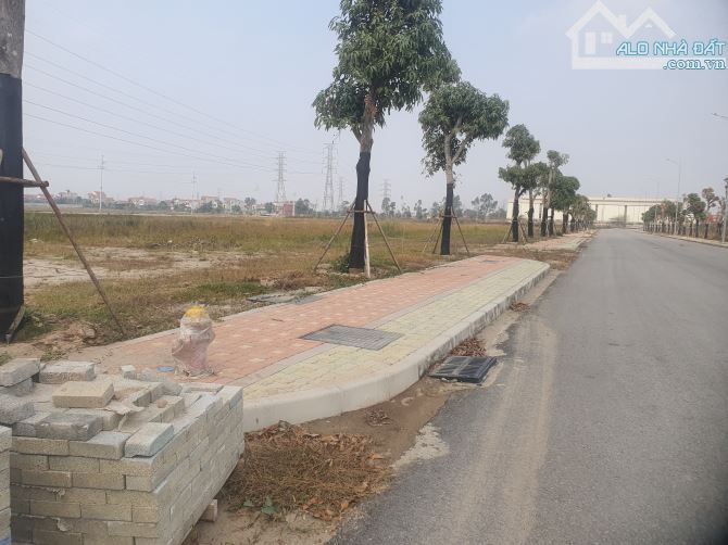 Cty cần bán 5 ha đất sxkd mặt đường 376 Yên Mỹ Hưng Yên, sổ đỏ, gpxd, chỉ 2,6 tr/m2 - 2