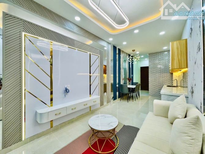 SIÊU PHẨM NỘI THẤT SANG XỊN - NHÀ 2 MẶT HẺM - GẦN CHỢ BÀ CHIỂU - 46M² - GIÁ CHỈ HƠN 5 T.Ỷ - 3