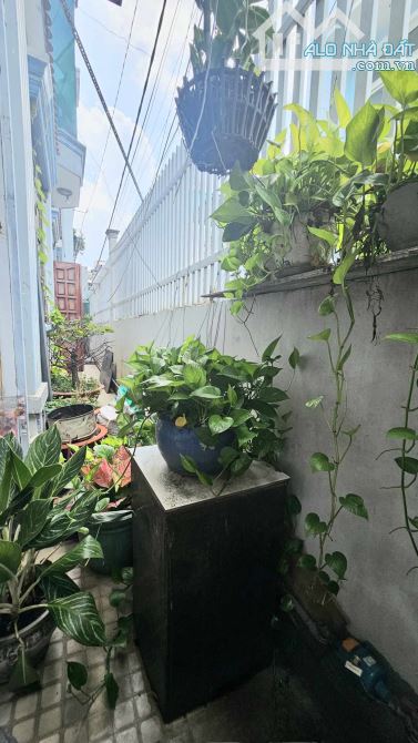 BÁN BIỆT THỰ LÊ VĂN KHƯƠNG HIỆP THÀNH Q12 171m2 3 TẦNG 9 x 19 CHỈ 13.5 Tỷ - 1