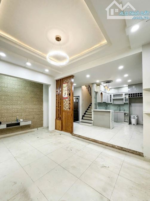 👉👉👉 Bán Nhà Lê Quang Định 6 x 10m, nở hậu 8m 🏡 Kết cấu: 1 trệt, 2 lầu, sân thượng - 3