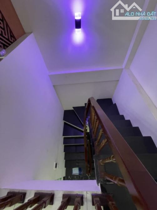 Nhà Ngọc Thuỵ- Lô Góc 3 thoáng- Ngõ thông oto - 3