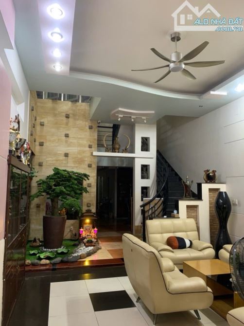 BÁN NHÀ KHU VIP TÂN PHÚ - NGANG 5.2M - OTO VÀO NHÀ - 117.6M² - THIẾT KẾ ĐẸP - GIÁ 15.5 TỶ - 3