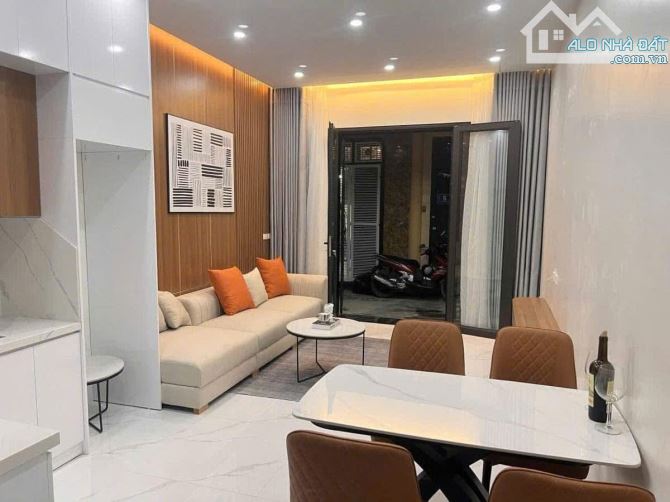 BÁN NHÀ MỚI 5 TẦNG - THIẾT KẾ HIỆN ĐẠI _ Ô TÔ ĐỖ CỬA VIEW THOÁNG  3 MẶT VĨNH VIỄN - 3