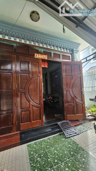 BÁN BIỆT THỰ LÊ VĂN KHƯƠNG HIỆP THÀNH Q12 171m2 3 TẦNG 9 x 19 CHỈ 13.5 Tỷ - 2