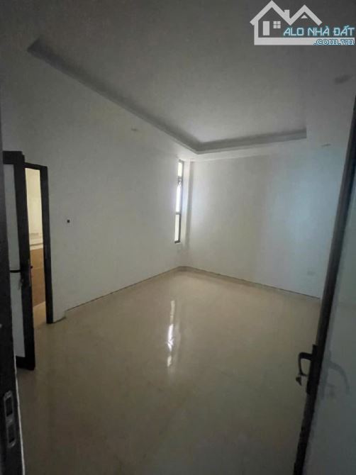 NGUYÊN XÁ BẮC TỪ LIÊM. LÔ GÓC - Ô TÔ TRÁNH - KINH DOANH  - 60M 10,8 TỶ. - 4