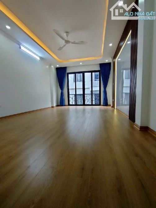 BÁN NHÀ PHÂN LÔ KIM ĐỒNG, Ô TÔ, VỈA HÈ, KINH DOANH, 7 TẦNG THANG MÁY, 52M2 GIÁ CHỈ 2X TỶ - 4