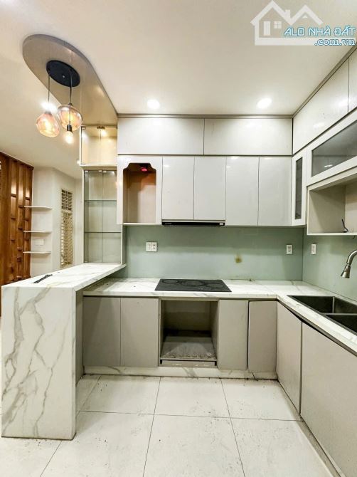 👉👉👉 Bán Nhà Lê Quang Định 6 x 10m, nở hậu 8m 🏡 Kết cấu: 1 trệt, 2 lầu, sân thượng - 5
