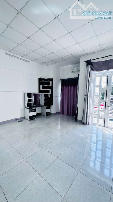 Nhà mê mới kít mặt tiền Hùng Vương - giá 5tỷ790 - 6