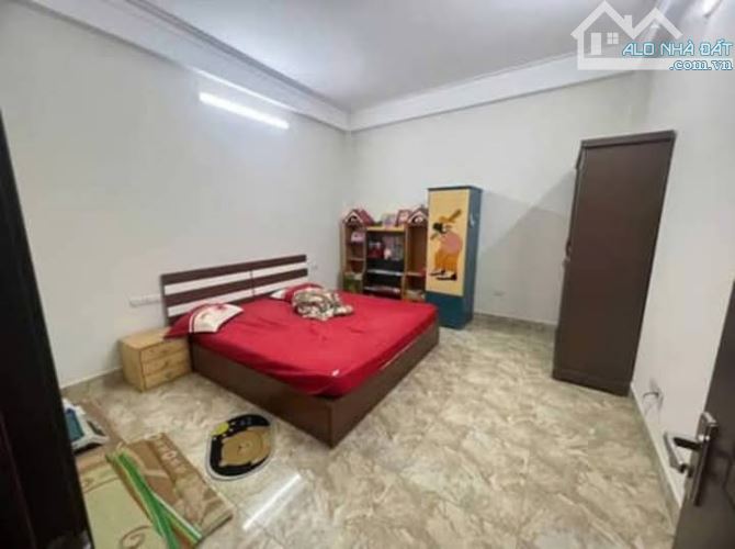 Bán nhà Nguyễn Văn Cừ - Gia Thụy, dân xây về ở ngay, 62m2, 4 t, mt 4m, nhỉnh 10 tỷ, Giảm g - 6