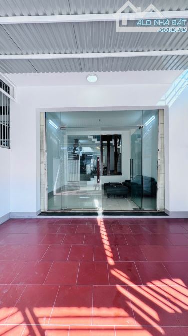 Nhà mê mới kít mặt tiền Hùng Vương - giá 5tỷ790 - 7