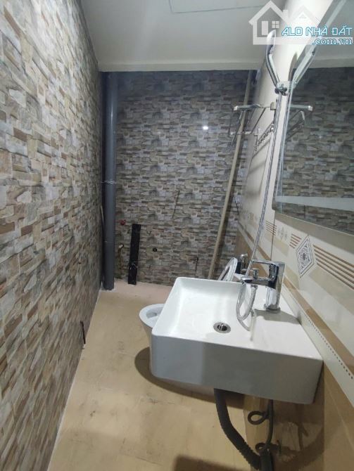 NGUYÊN XÁ BẮC TỪ LIÊM. LÔ GÓC - Ô TÔ TRÁNH - KINH DOANH  - 60M 10,8 TỶ. - 8