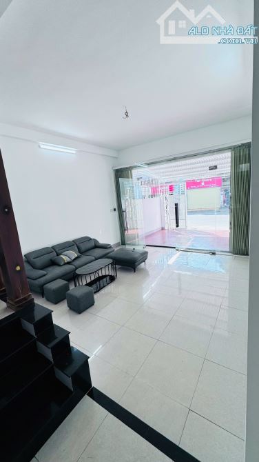 Nhà mê mới kít mặt tiền Hùng Vương - giá 5tỷ790 - 9