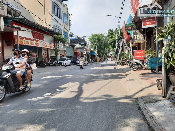 BÁN ĐẤT ĐẠI MỖ, NAM TỪ LIÊM. THỬA ĐẤT VUÔNG VẮN NHƯ TỜ A4, Ô TÔ ĐỖ CỬA. 50M2, MT 4M