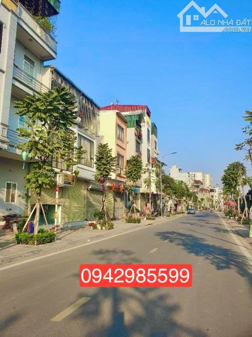 Bán đất Ngọc Thuỵ 75m Mt 4,2m oto 7 chỗ vào, gần oto tránh giá 10 tỷ hơn