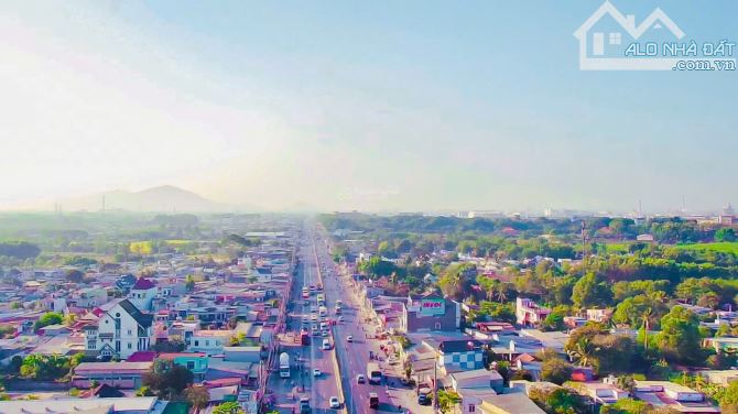 LÔ ĐẤT KHỦNG 70.000M2 NẰM 4 MT ĐƯỜNG LỚN, 5000M2 SKC, 3000M2 THỔ CƯ, CẠNH CÁC KCN LỚN