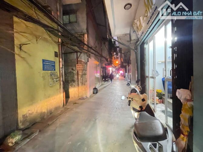 Bán Nhà Ngõ Quỳnh 35M x 3T, MT: 5,8M Giá 5,86 Tỷ. 20M ra phố, vị trí đẹp