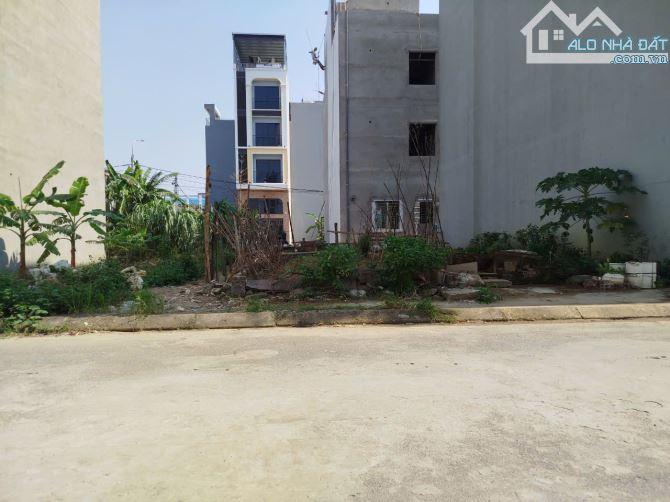 bán đất dịch vụ trũng Lai Xá DT 107m2*MT8m*Đường Rộng 9m, giá đầu tư