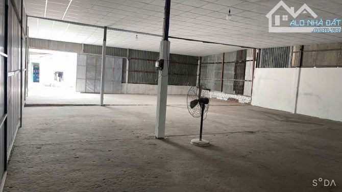 Kho xưởng 130m² có điện 3 pha, gần Đại học Y Dược