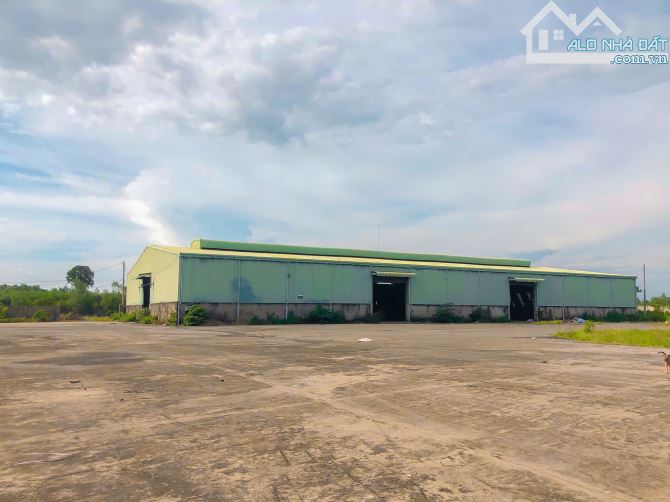 LÔ ĐẤT KHỦNG 70.000M2 NẰM 4 MT ĐƯỜNG LỚN, 5000M2 SKC, 3000M2 THỔ CƯ, CẠNH CÁC KCN LỚN - 8
