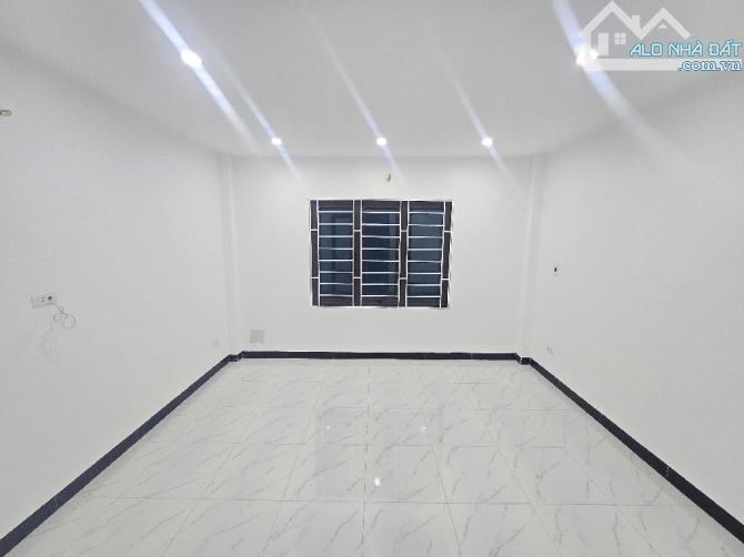 BÁN NHÀ 35M² – GIÁ 6 TỶ – GIAO DỊCH NGAY TẠI QUẬN THANH XUÂN - 1