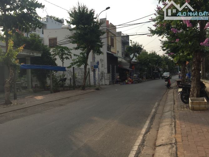 Bán đất Bà Điểm 283m Góc 2 mặt tiền gần Chợ Đầu Mối - 1