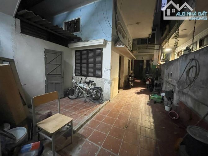 Bán Nhà Ngõ Quỳnh 35M x 3T, MT: 5,8M Giá 5,86 Tỷ. 20M ra phố, vị trí đẹp - 1