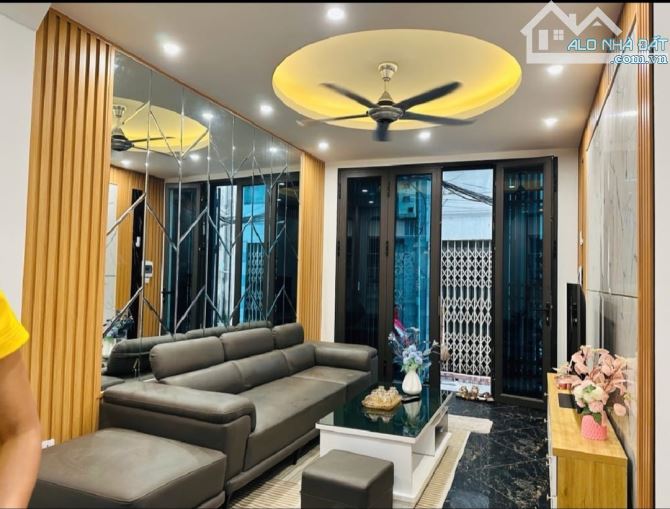 Bán nhà Trương Định, gần ô tô, gần phố, view thoáng, 32m nhỉn 5 tỷ, sổ đỏ chính chủ - 1