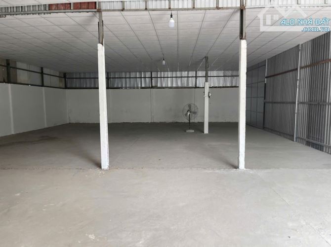 Kho xưởng 130m² có điện 3 pha, gần Đại học Y Dược - 1