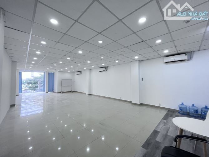 Văn phòng 70m2 view kính đẹp thông thoáng - mặt tiền Nguyễn Xí Q. Bình Thạnh - 2