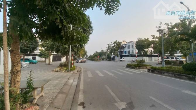 Bán Biệt Thự khu sinh thái Xuân Phương – Foresa 3, Nam Từ Liêm. DT: 133m2. Giá: 32 Tỷ - 3