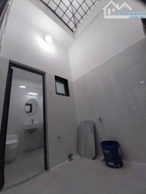 Nhà 3 tầng đường TÂN THỚI NHẤT 01, phường TÂN THỚI NHẤT, Q12, dt 91,4m2 (4mx22,9m)- 6,4tỷ - 4