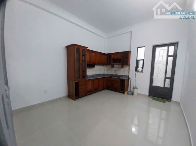Nhà 3 tầng đường TÂN THỚI NHẤT 01, phường TÂN THỚI NHẤT, Q12, dt 91,4m2 (4mx22,9m)- 6,4tỷ - 5