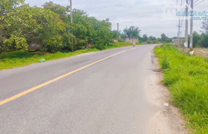 LÔ ĐẤT KHỦNG 70.000M2 NẰM 4 MT ĐƯỜNG LỚN, 5000M2 SKC, 3000M2 THỔ CƯ, CẠNH CÁC KCN LỚN - 6
