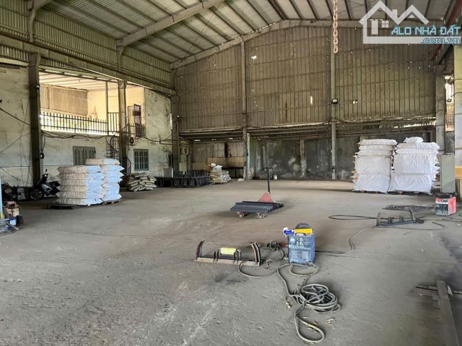 Bán xưởng mặt tiền đường Bùi Hữu Nghĩa, TP Biên Hoà. 745m sổ thổ cư. Giá bán 15 tỷ.