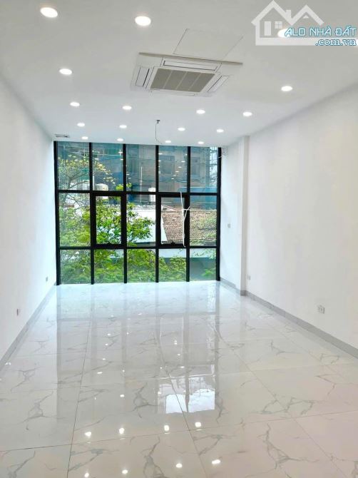 MẶT PHỐ - HOÀN KIẾM - 40M2 - 5 TẦNG - THANG MÁY - MT 4M - THÔNG SÀN KINH DOANH - CHỈ 44 TỶ
