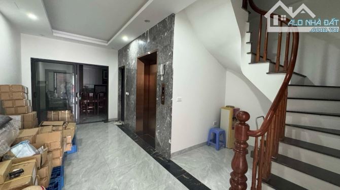 Nhà mới xây, view thơ mộng, khu linh đàm, 90m2, xây 4 tầng, mt 5m giá 16.5ty