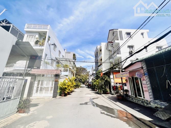 🏡🏡🏡 NHÀ 5 TẦNG HẺM XE HƠI THÔNG .LÊ ĐỨC THỌ PHƯỜNG 15 .GV ...DT 67M .💸💸💸 8.9 TỶ - 2