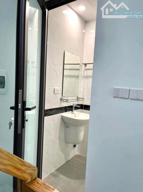 MẶT PHỐ - HOÀN KIẾM - 40M2 - 5 TẦNG - THANG MÁY - MT 4M - THÔNG SÀN KINH DOANH - CHỈ 44 TỶ - 2